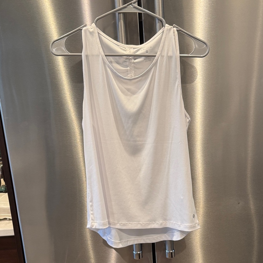 Chic White Women's Tank Top
